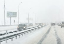 25 раз за ночь работники МЧС Минщины помогали с извлечением автомобилей из снега