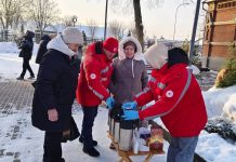 В Борисове продолжается выдача освященной воды и организованы пункты с горячим чаем в морозную погоду