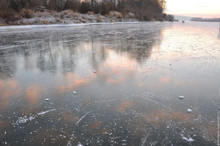 Тонкий лед — скрытая угроза: спасатели призывают к осторожности