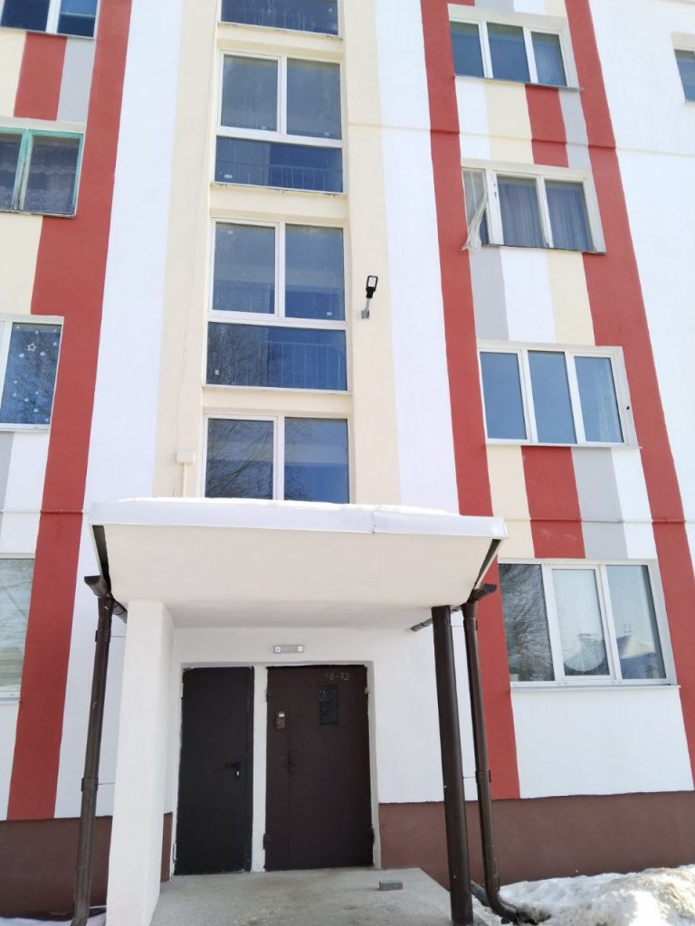 Почему днем работало уличное освещение на пятиэтажке по Чапаева в Борисове