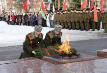 Церемонии возложения цветов к памятникам Борисовщины состоялись в честь Дня защитников Отечества