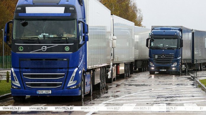 Александр Лукашенко принял решение о возможности выезда фур с литовской регистрацией Александр Лукашенко принял решение о возможности выезда фур с литовской регистрацией