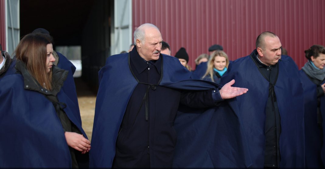 Президент посетил МТК ОАО «Нестановичи-Агро» в Логойском районе