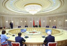 Президент встретился с губернатором Мурманской области России Андреем Чибисом