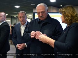 Александр Лукашенко 8 марта посетил один из ресторанов сети "Мак.бай"