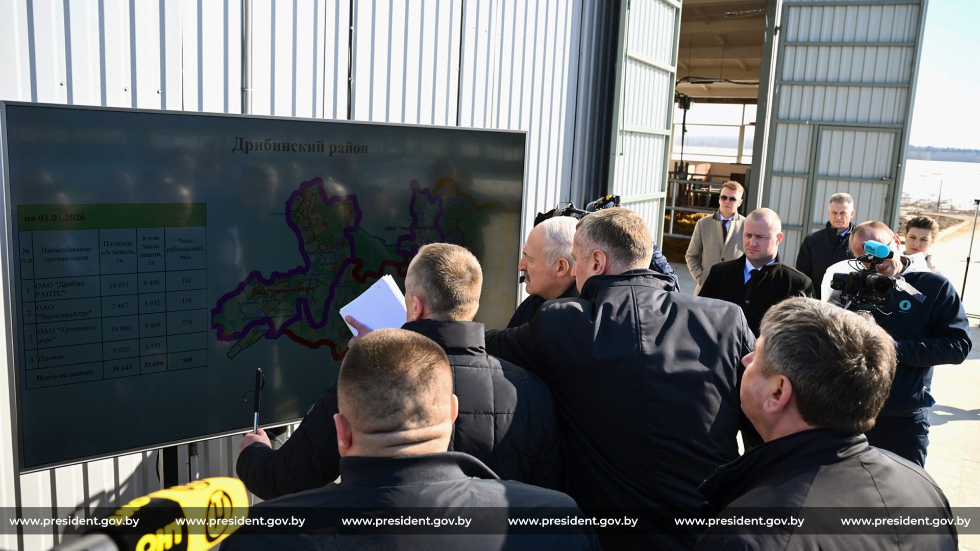 Вторым пунктом маршрута Главы государства в ходе рабочей поездки в Дрибинский район стал МТК ОАО «Трилесино-агро»