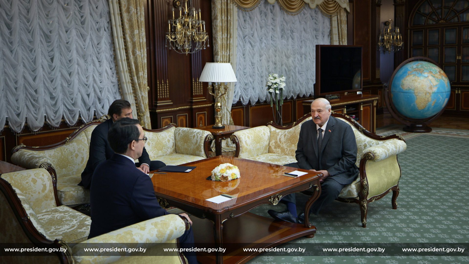 Встреча Президента с Чрезвычайным и Полномочным Послом Казахстана в Беларуси Тимуром Жаксылыковым