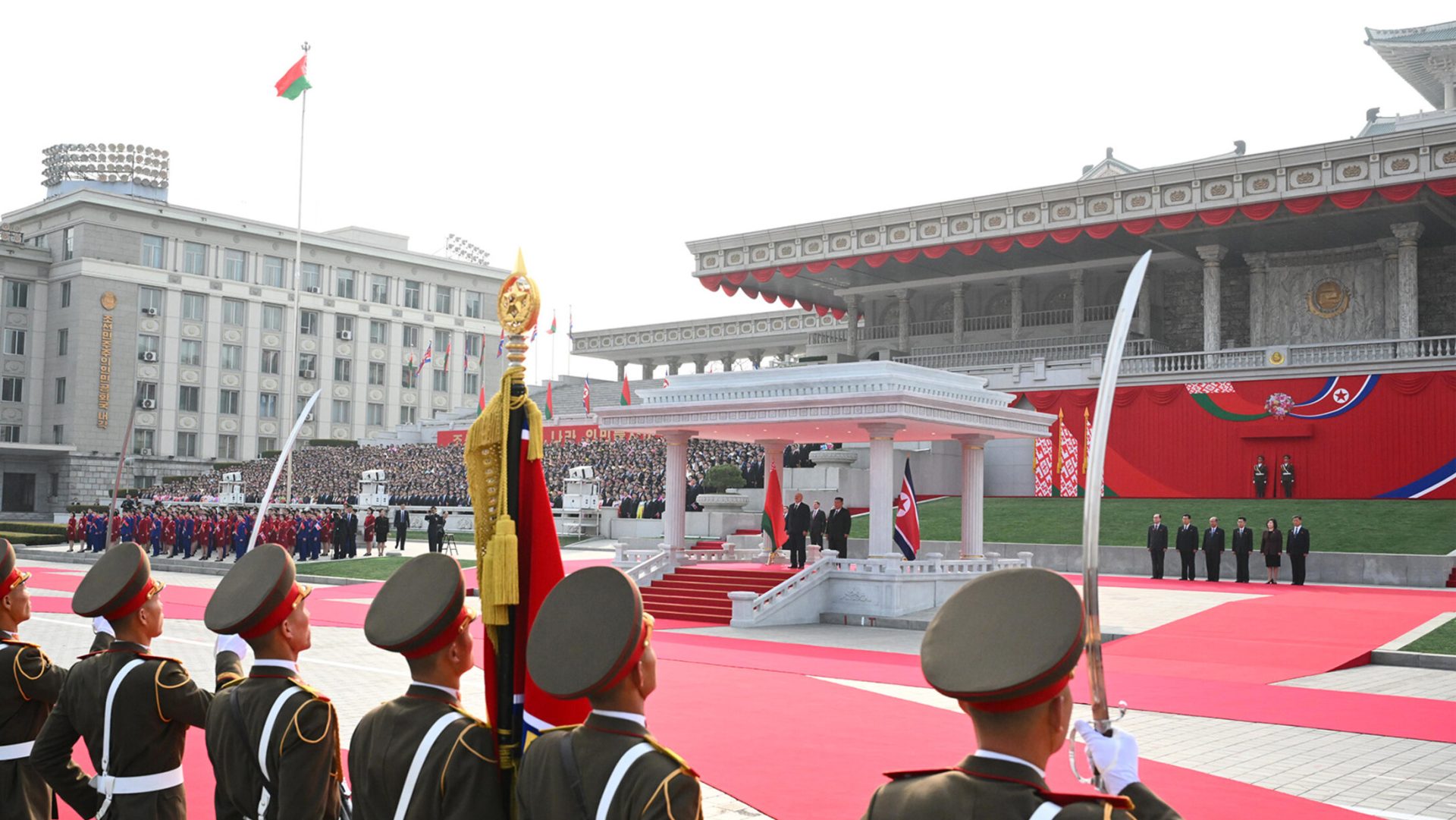 Церемония официальной встречи Президента Беларуси Александра Лукашенко в Пхеньяне