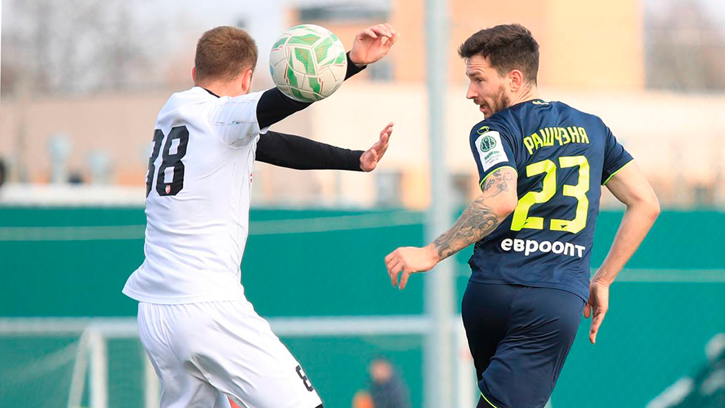 Футбол: «желто-синие» впервые в году победили