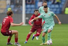 Главная футбольная команда страны снова праздновала победу