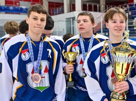 Хоккей: «Уникум» — с бронзой национального старта