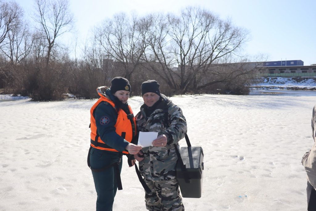 Весна и опасный лед: меры безопасности для рыбаков