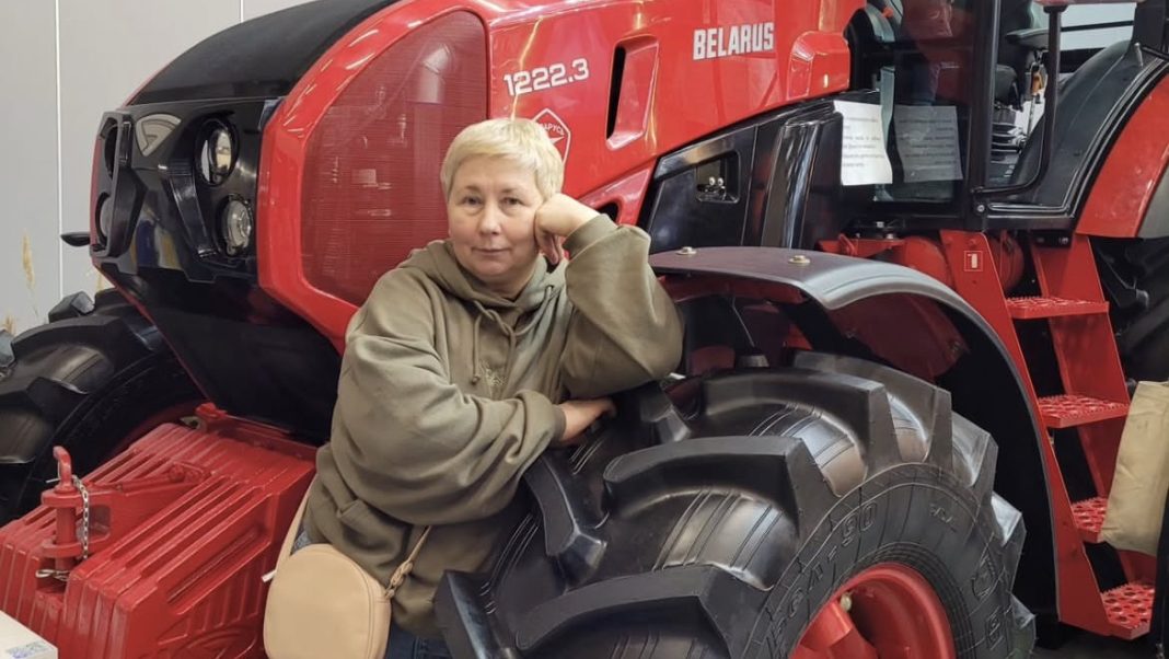 Автобус, путешествие и любовь к Родине: история педагога из Борисова