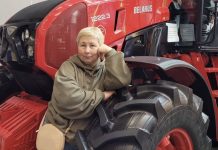 Автобус, путешествие и любовь к Родине: история педагога из Борисова