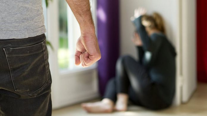 Насилие в семье: определение, типы и профилактика