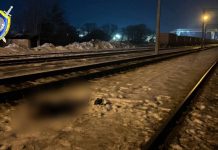 На станции «Беларусь» под колесами поезда погибла 19-летняя девушка