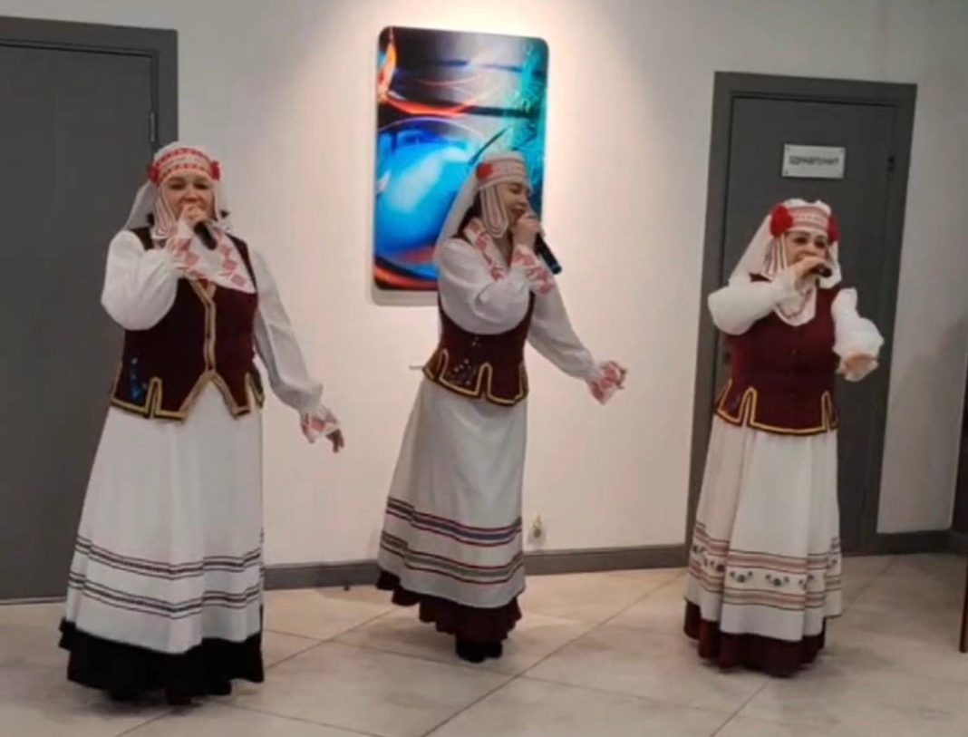 Как поздравили заводчанок в преддверии Дня женщин на Борисовском заводе медпрепаратов