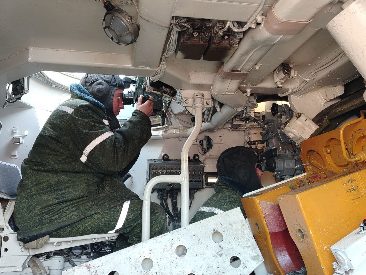 Огонь корректируется круглосуточно: артиллеристы 3-й гвардейской школы оттачивают мастерство в обороне