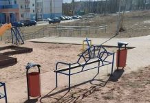 Какие работы будут выполнены на детской площадке по ул. Н-Неман, где сломаны качели и повреждены лавочки