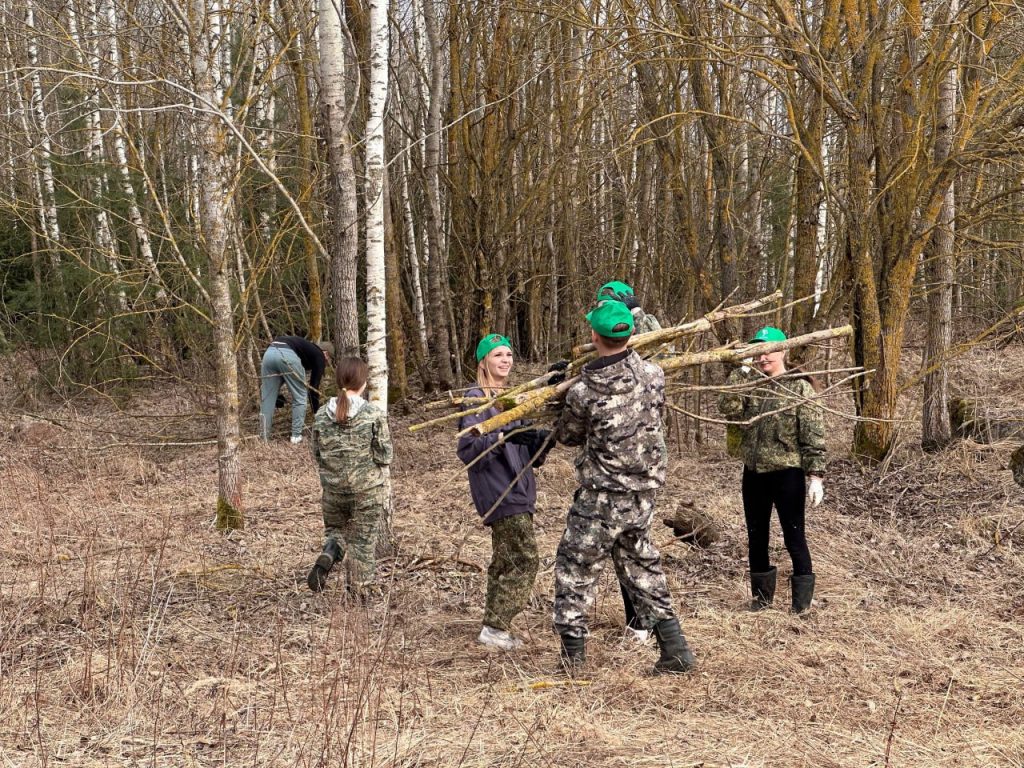 К республиканской акции «Лес! Добро! Порядок!» присоединились учащиеся БГК