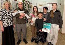 Церемония имянаречения в Пересадском сельисполкоме: на одну многодетную семью в д. Залесье стало больше