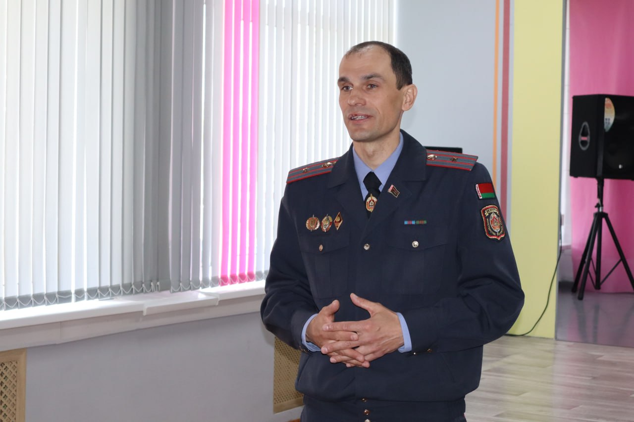 Сотрудники Борисовского РУВД провели открытое занятие для воспитанников военно-патриотического клуба «Мужество» и их родителей