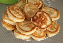 Оладьи на кефире, пышные как пух: рецепт и секреты приготовления