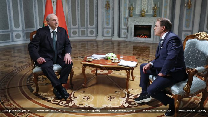 Президент Беларуси Александр Лукашенко дал интервью телеканалу RT Президент Беларуси Александр Лукашенко дал интервью телеканалу RT