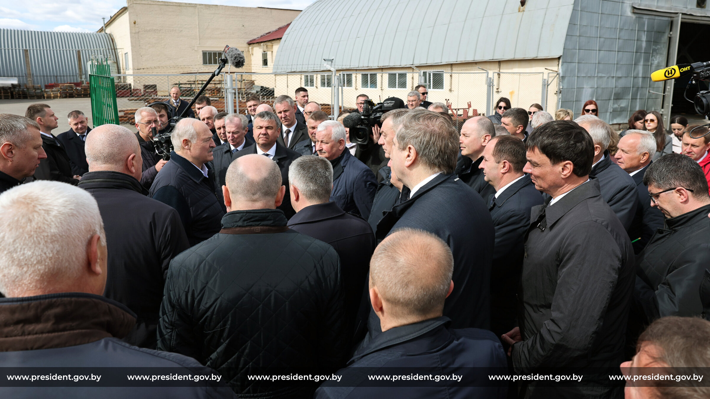 Президент совершил рабочую поездку в Мозырский район Гомельской области