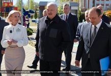 Президент Александр Лукашенко совершил рабочую поездку в Петриковский район Гомельской области