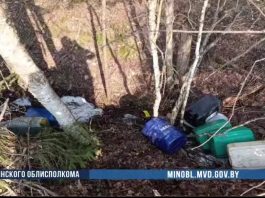 В Борисовском районе тракторист-машинист сливал топливо со служебной машины В Борисовском районе тракторист-машинист сливал топливо со служебной машины