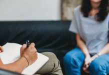 Психолог рассказал, как распознать кризисное состояние и не пропустить крик о помощи