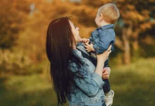 С 1 мая в Беларуси увеличатся размеры пособий семьям с детьми