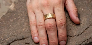 Ювелирная работа: в Борисове спасатели помогли мужчине снять кольцо