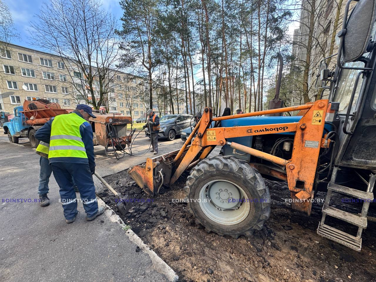 Дорожные работы и озеленение: благоустройство в Борисове продолжается