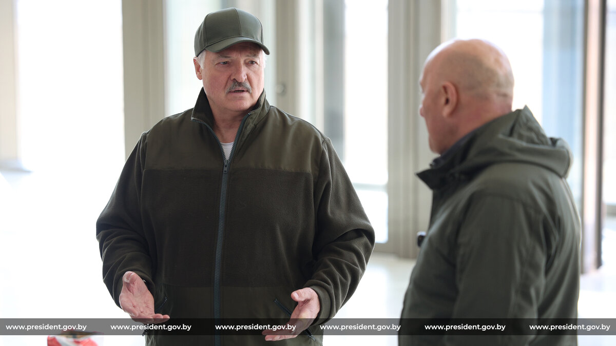Александр Лукашенко принял участие в республиканском субботнике