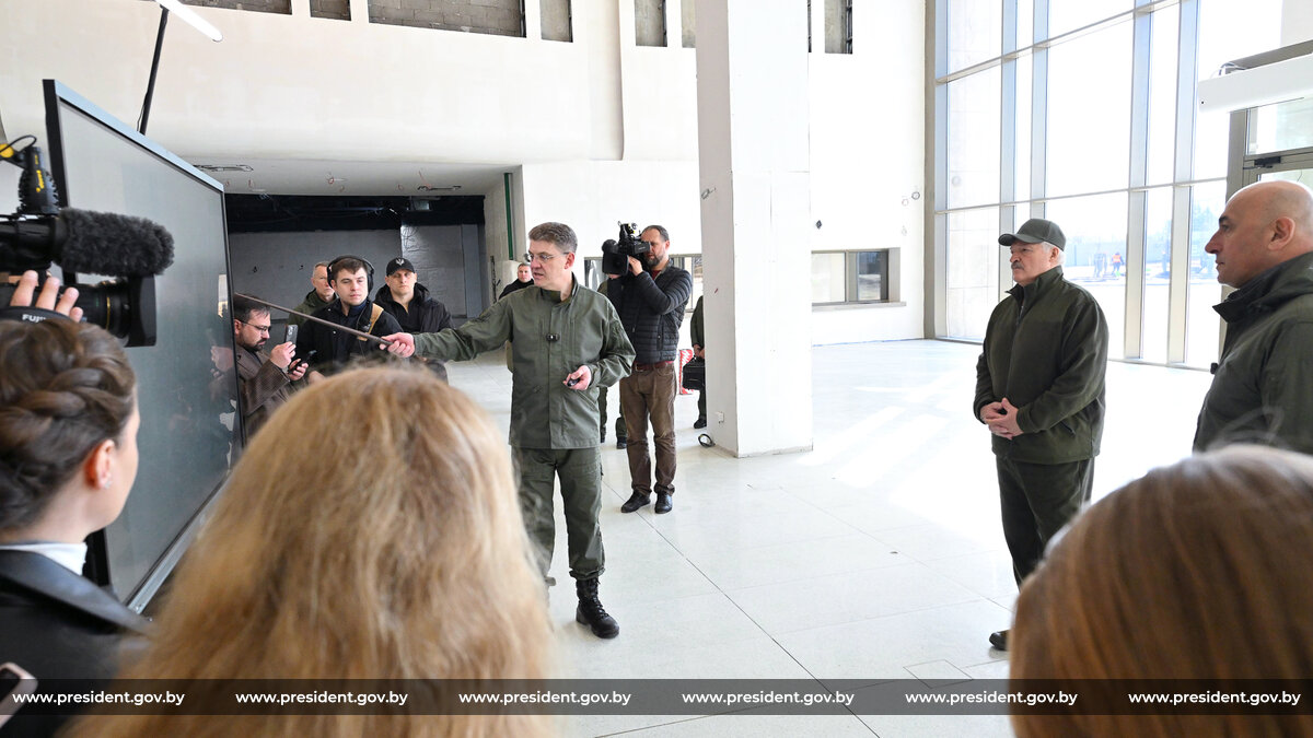 Александр Лукашенко принял участие в республиканском субботнике