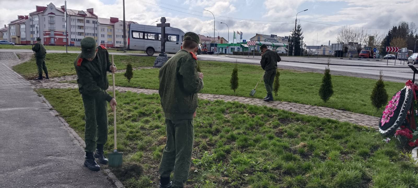 Республиканский субботник: на Борисовщине работа кипит в каждом уголке