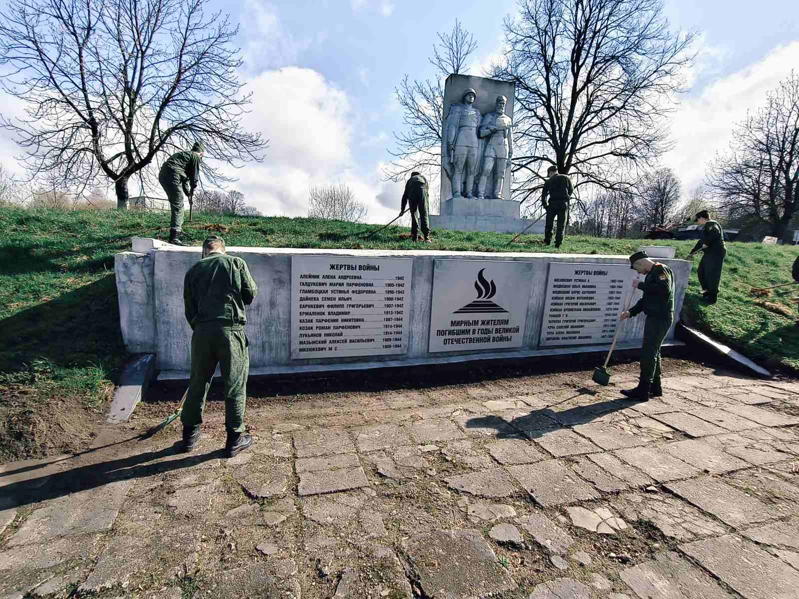 Республиканский субботник: на Борисовщине работа кипит в каждом уголке