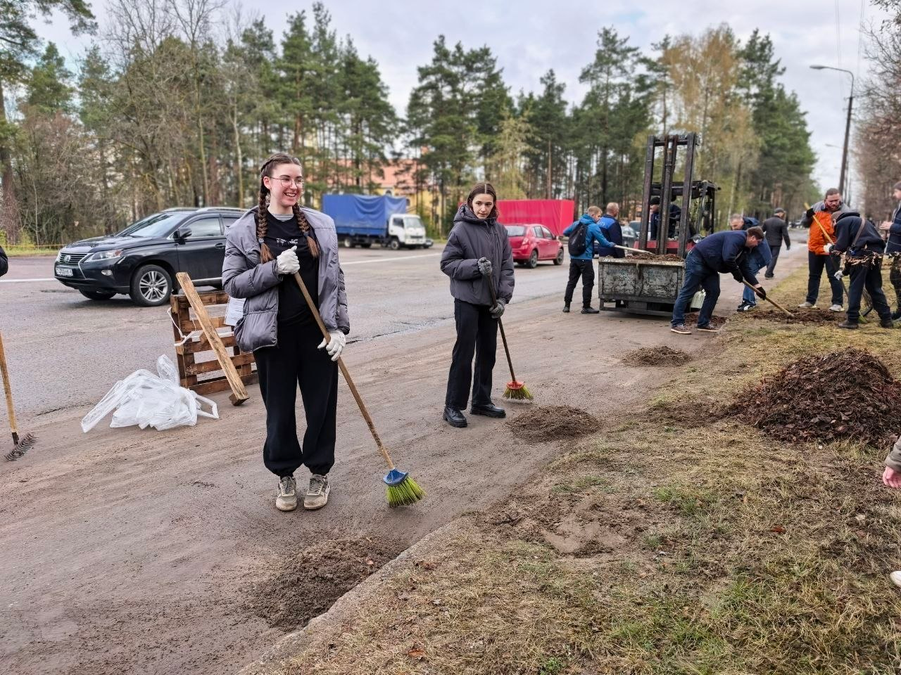 Республиканский субботник: на Борисовщине работа кипит в каждом уголке