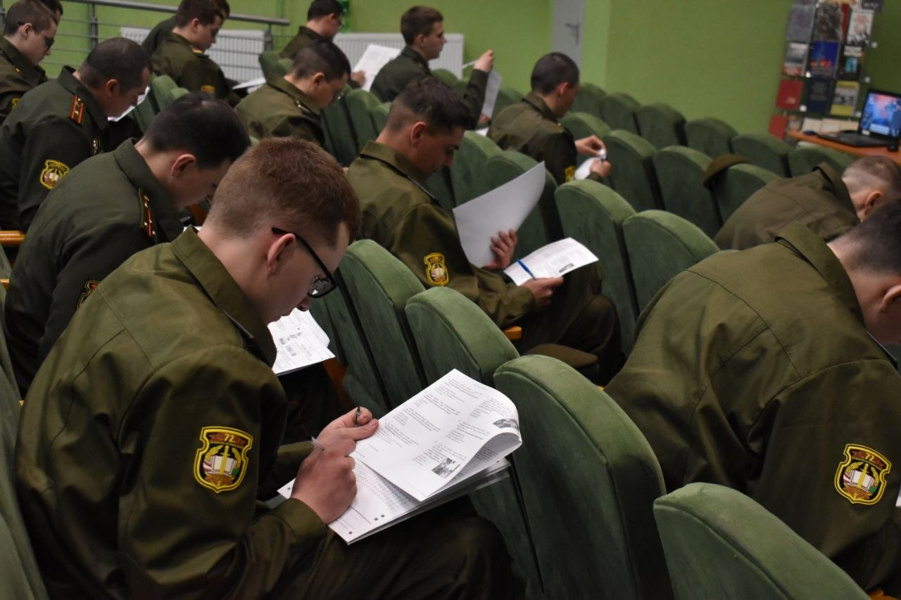 «Диктант Победы» написали военнослужащие учебки в Печах