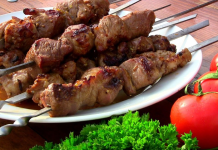 Сезон открыт: 6 лучших рецептов маринадов для шашлыка