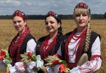 «Дарэчы шоу»: молодая поп-фолк-группа из Борисова объединяет поколения