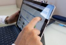 Сообщить о невыплате зарплаты/пособия можно с помощью чат-бота Министерства труда и социальной защиты