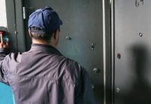 Обман под видом помощи: почему не стоит открывать дверь незнакомцам