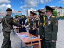 Около 250 новобранцев приняли Военную присягу на центральной площади в Борисове