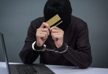 Борисовчанка попыталась продать в интернете детские вещи и лишилась крупной суммы денег