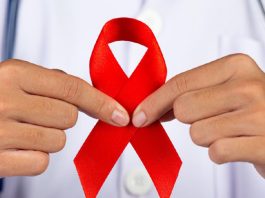 Сегодня — День памяти людей, умерших от СПИДа. Что нужно знать об этом заболевании