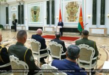 Президент Беларуси Александр Лукашенко вручил государственные награды заслуженным представителям различных сфер