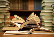 Онлайн-площадки предлагали к продаже экстремистские книги, прокуроры вынесли предписания